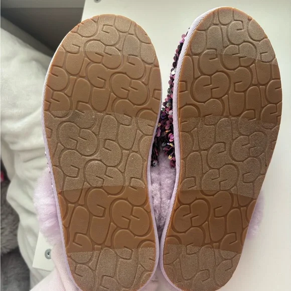 UGG Kids Scuffette II Stellar Slippers - Picture 6 of 7